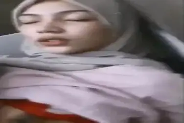Hijab Cantik Ml Di Toilet poster